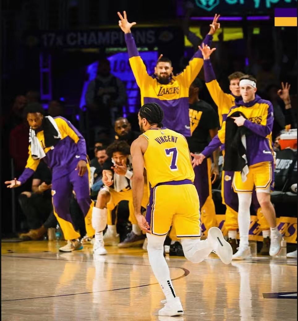 九游中国官网关于今晨NBA季后赛焦点战，武汉三镇防线松动，引发热议，临场指挥获称赞的信息