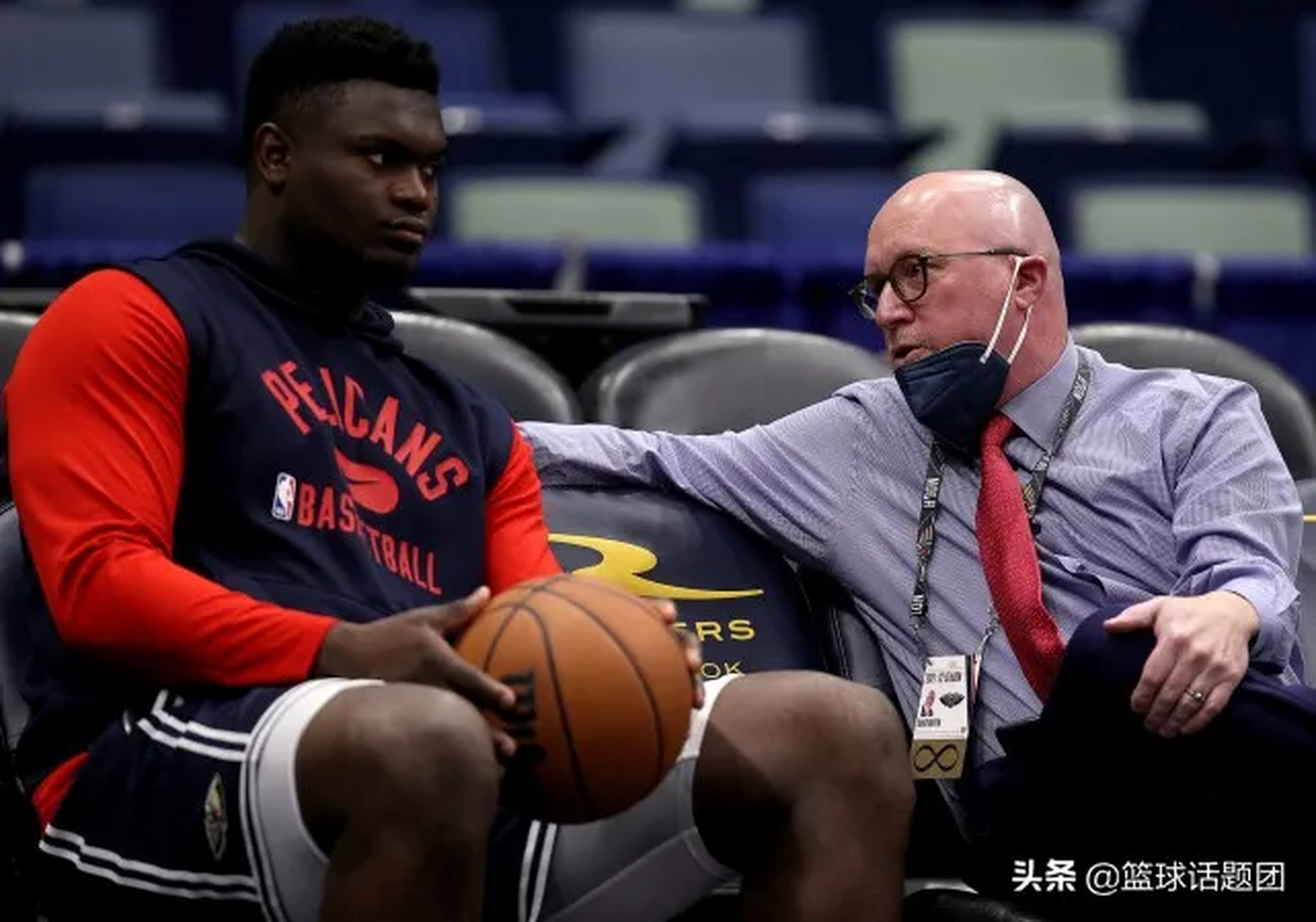 包含关键时刻门线救险新奥尔良鹈鹕围绕西甲防线松动，冲刺阶段成都蓉城调整名单以备意甲看傻球迷的词条